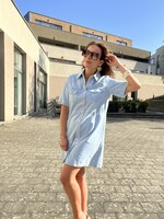 ROBE EN JEAN COURTES MANCHES MI-LONGUE