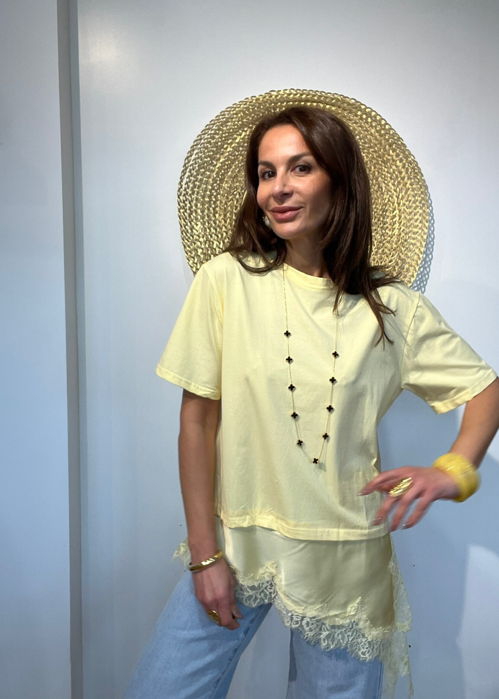ASYMMETRISCH TSHIRT MET KANTEN DETAIL