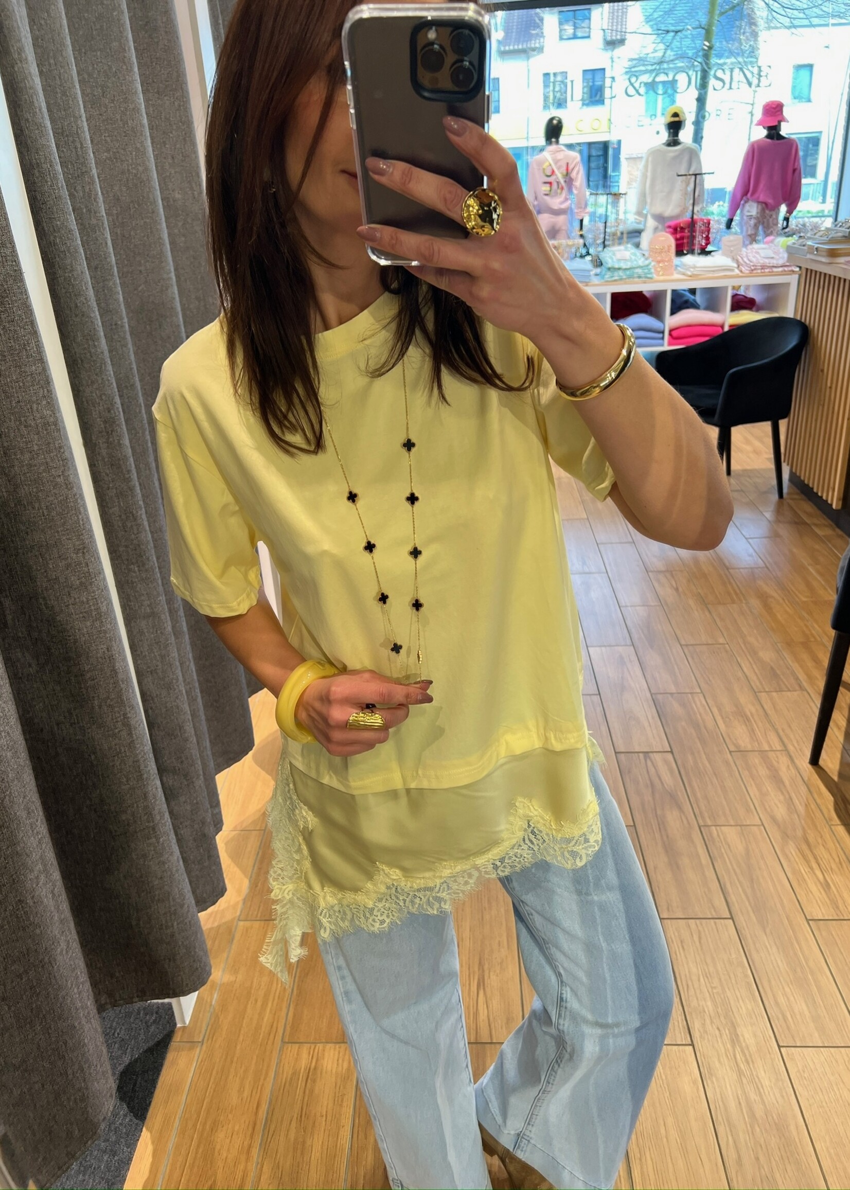 ASYMMETRISCH TSHIRT MET KANTEN DETAIL
