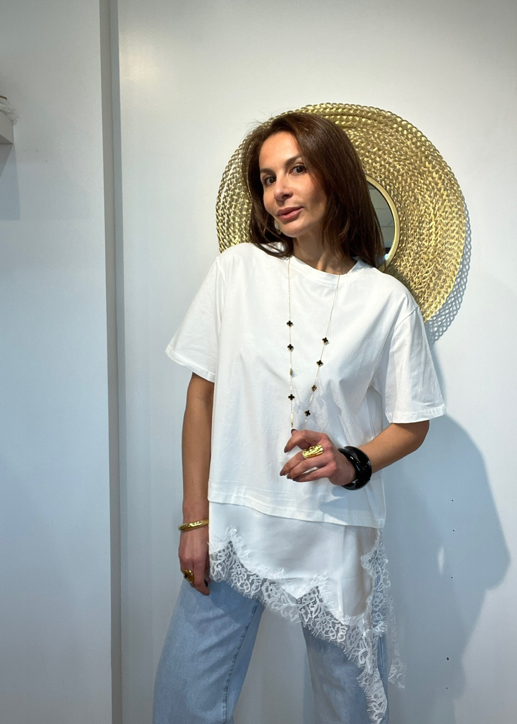 ASYMMETRISCH TSHIRT MET KANTEN DETAIL