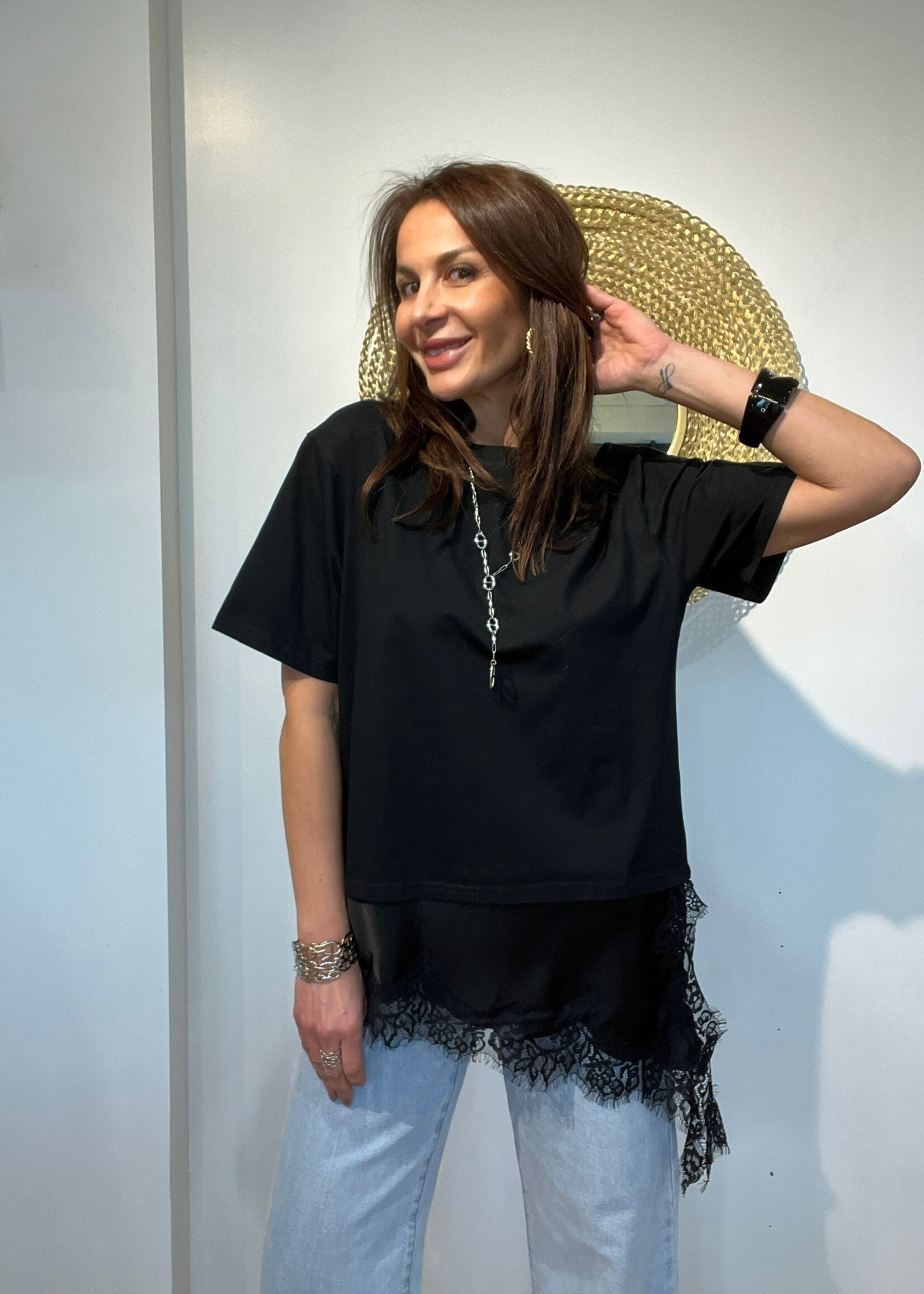 ASYMMETRISCH TSHIRT MET KANTEN DETAIL