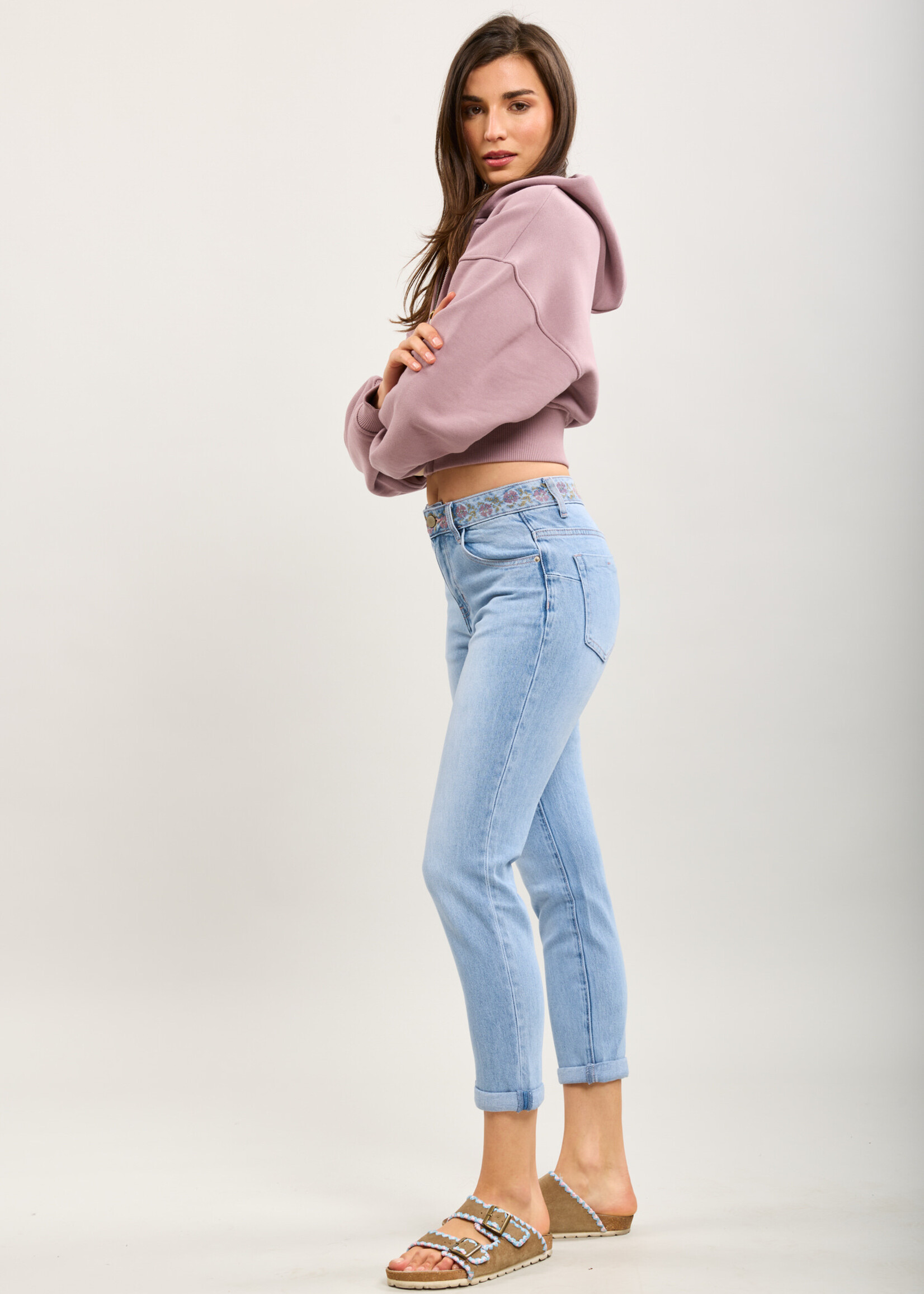 TOXIK3 JEAN MOM FIT BRODERIES CEINTURE - TOXIK