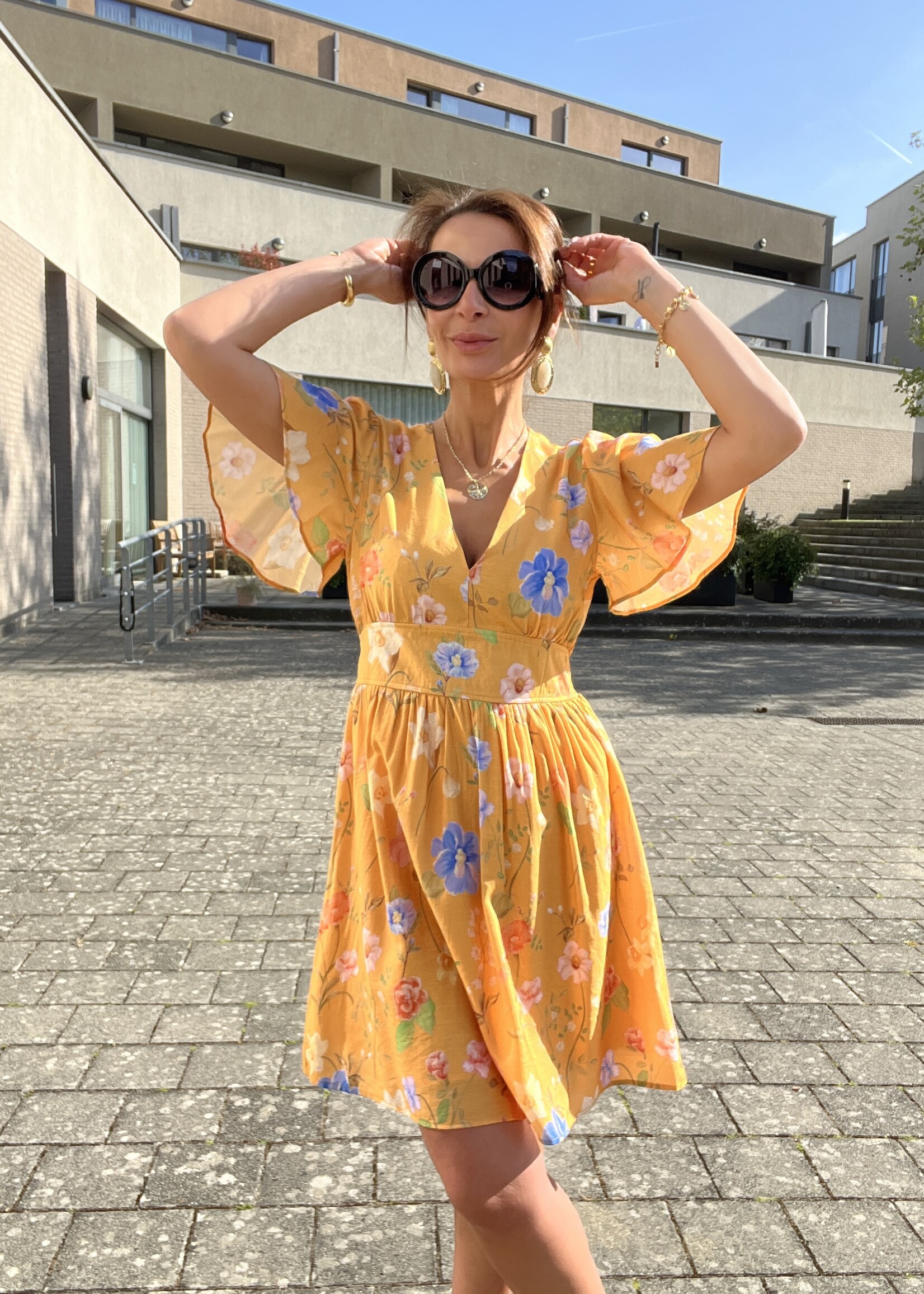 ROBE COURTE FLEURI