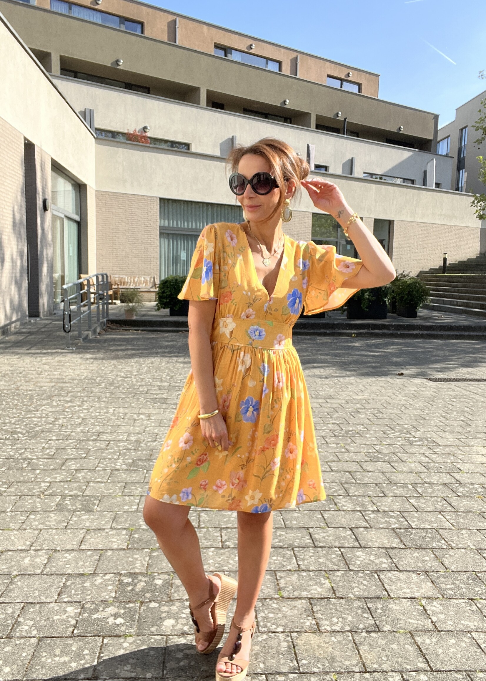ROBE COURTE FLEURI