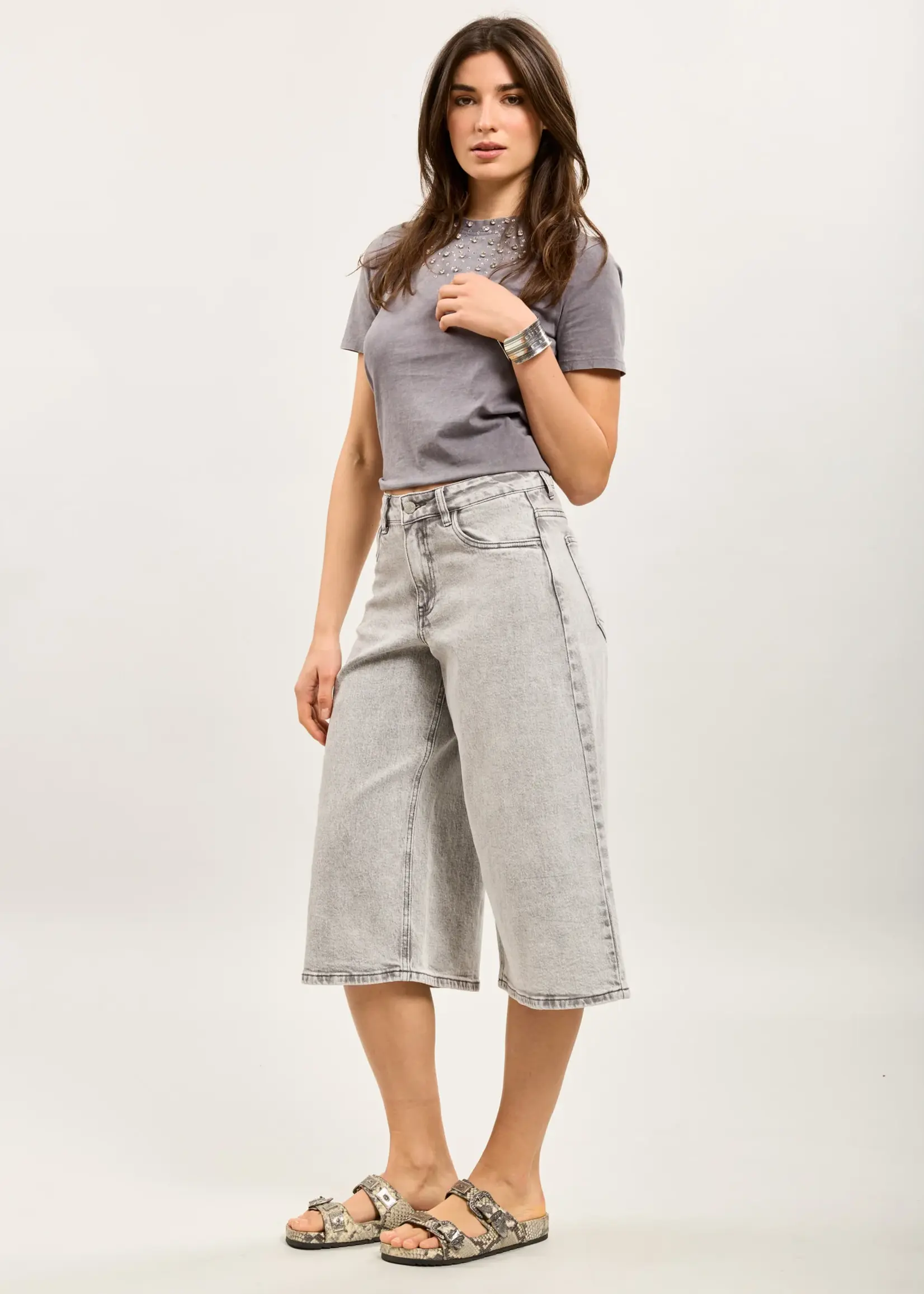 TOXIK3 Lichtgrijze stretch denim bermuda – Wijde pasvorm