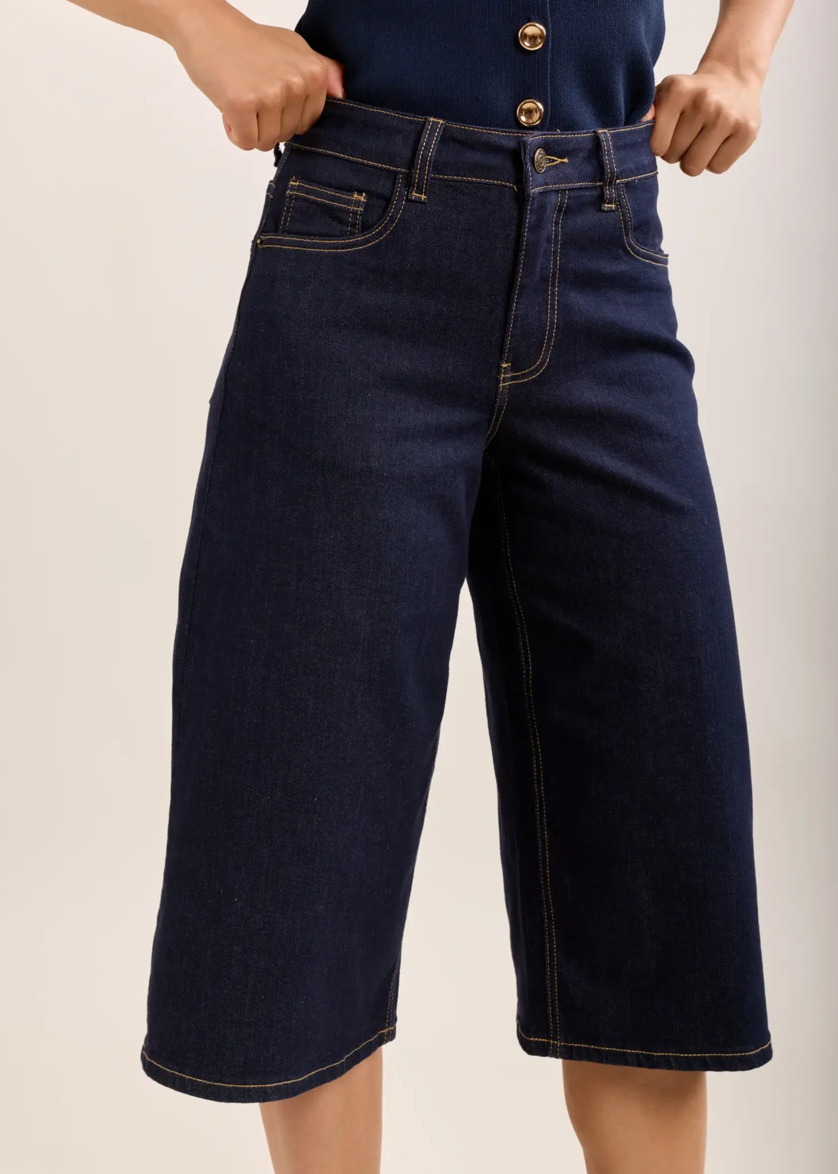 TOXIK3 TOXIK3 Wide-Leg Stretch Denim Bermuda met Lage Taille