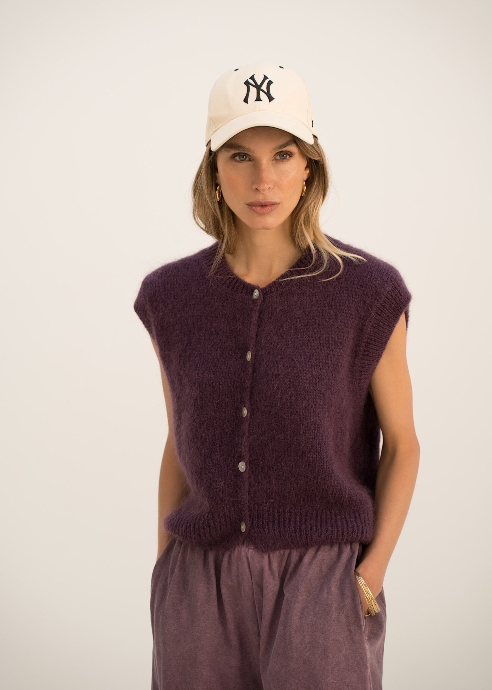 Gilet sans manches en maille mohair à boutons