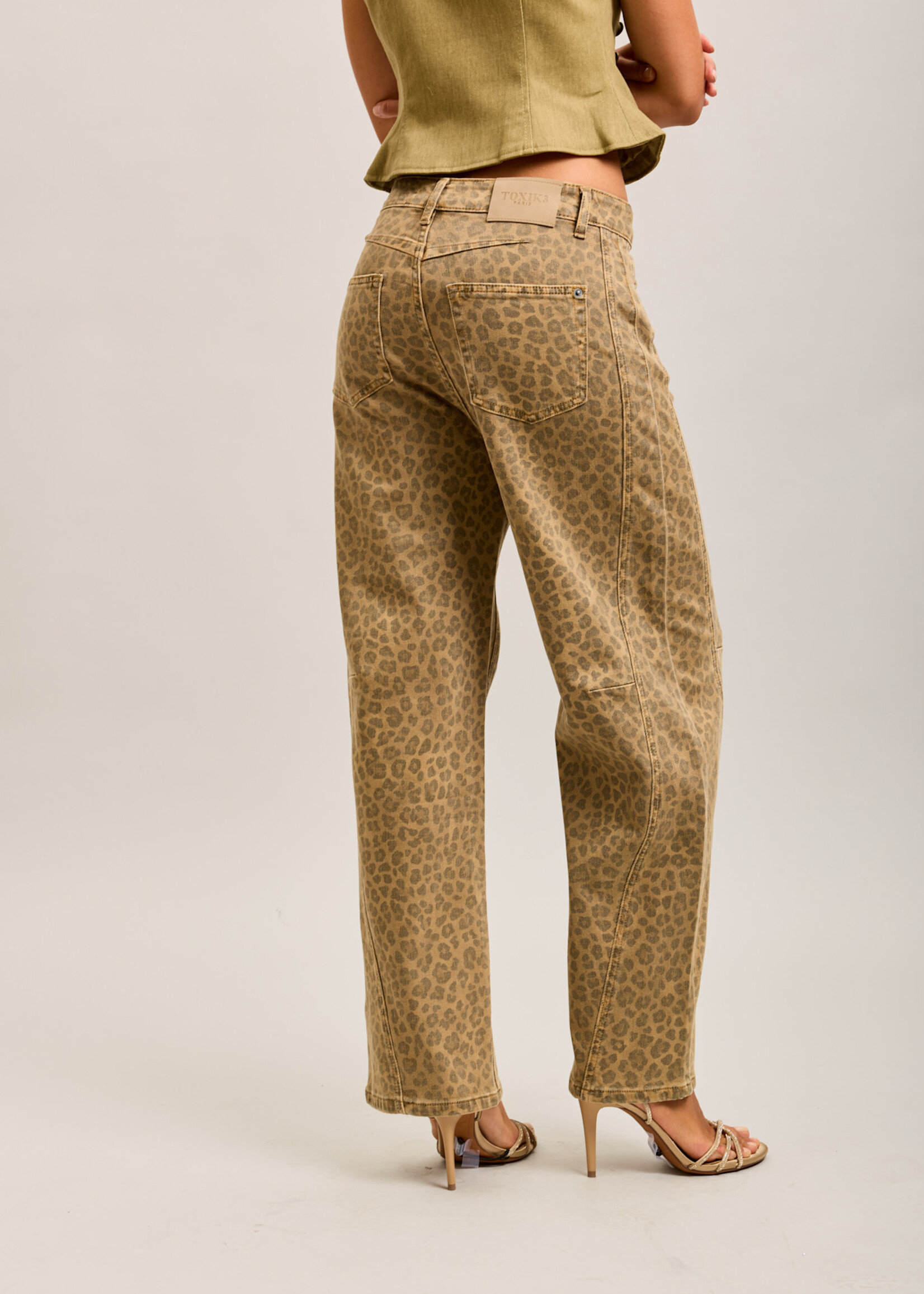 TOXIK3 Bedrukte balloon jeans in stretchdenim – Trendy pasvorm - luipaard