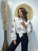 Witte blouse met bloemenborduursel