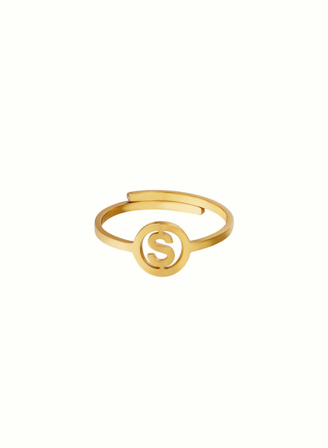 Ring met letter S