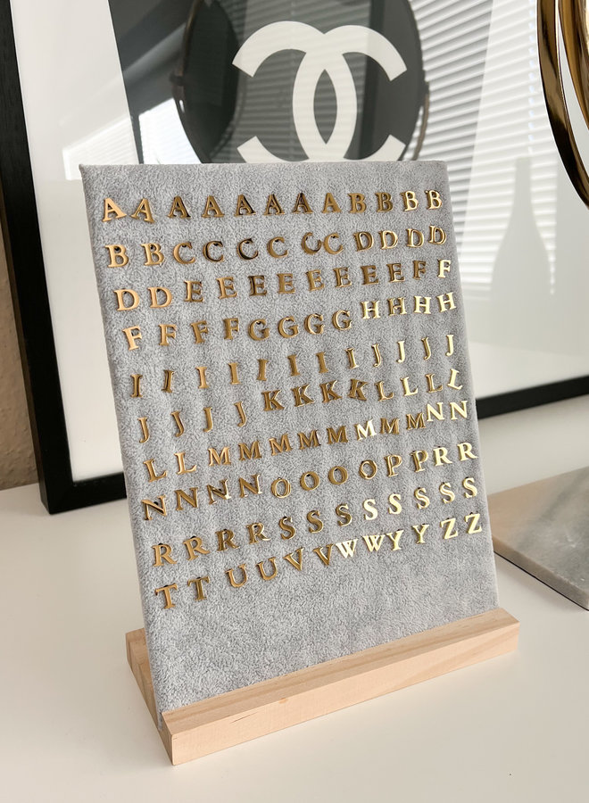 Oorknop initiaal goud J