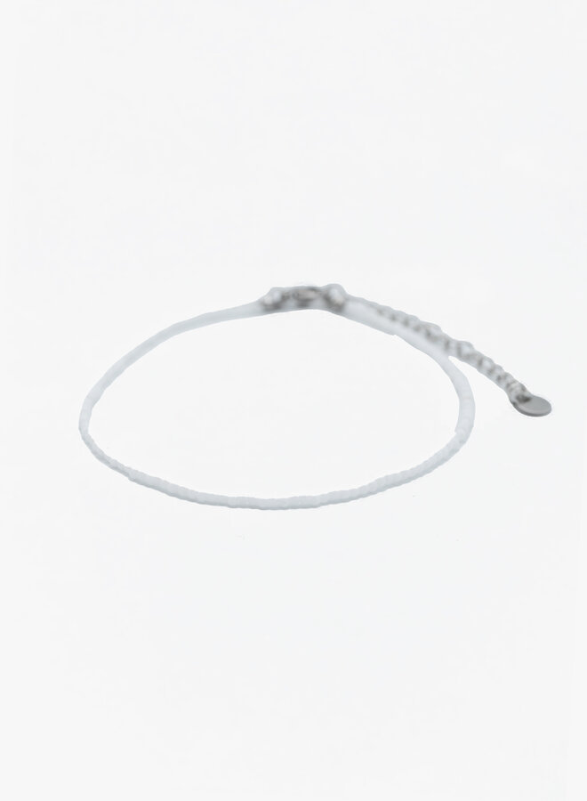 Kralen enkelband wit