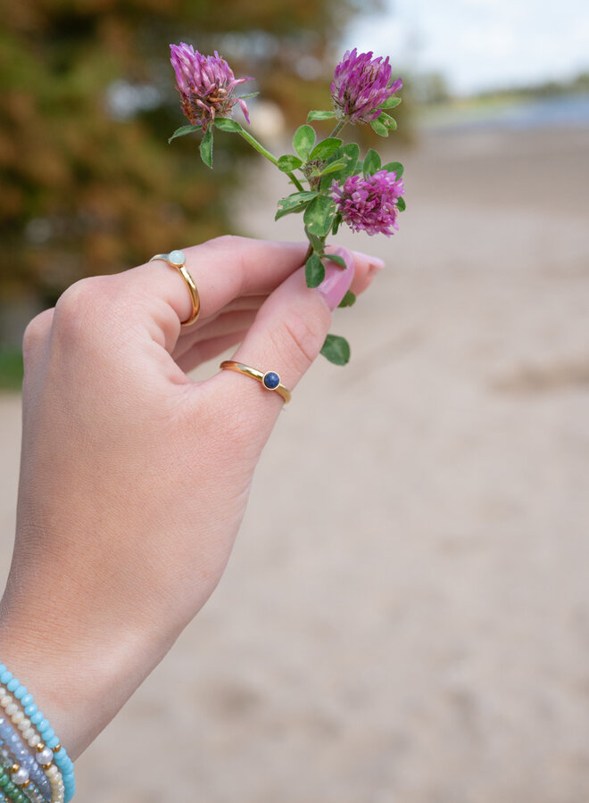 Knijpring groene steen