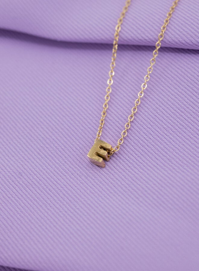 Initiaal ketting E