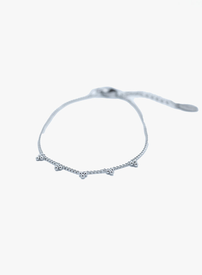 Armband met bolletjes