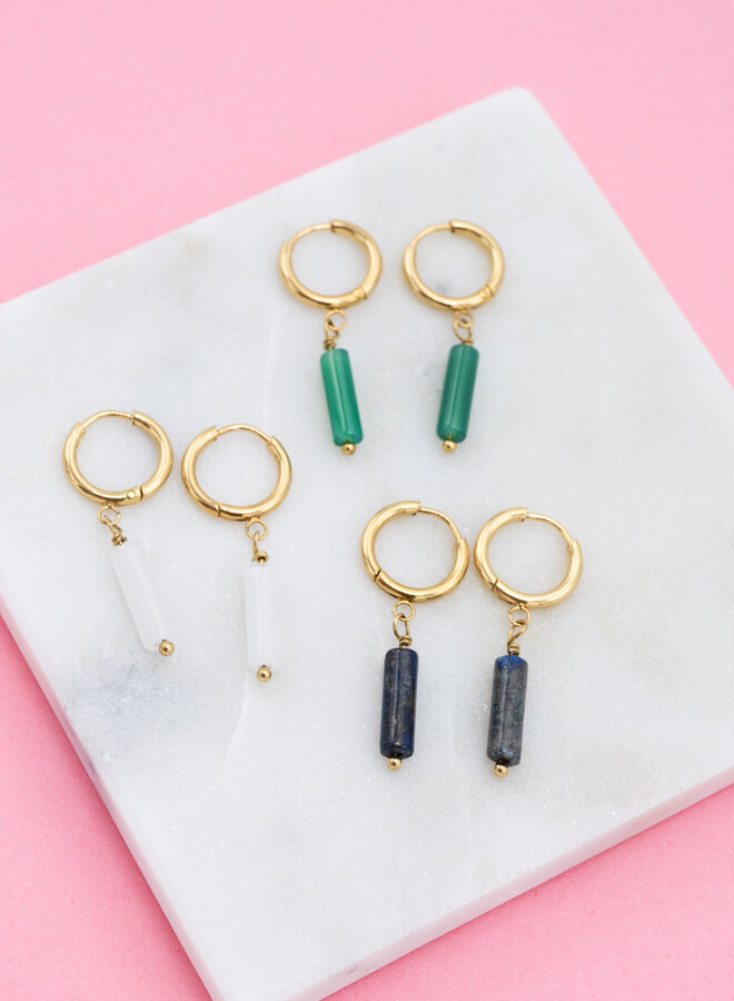 Oorbellen met blauwe hanger