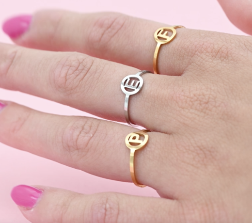 Ringen met letter