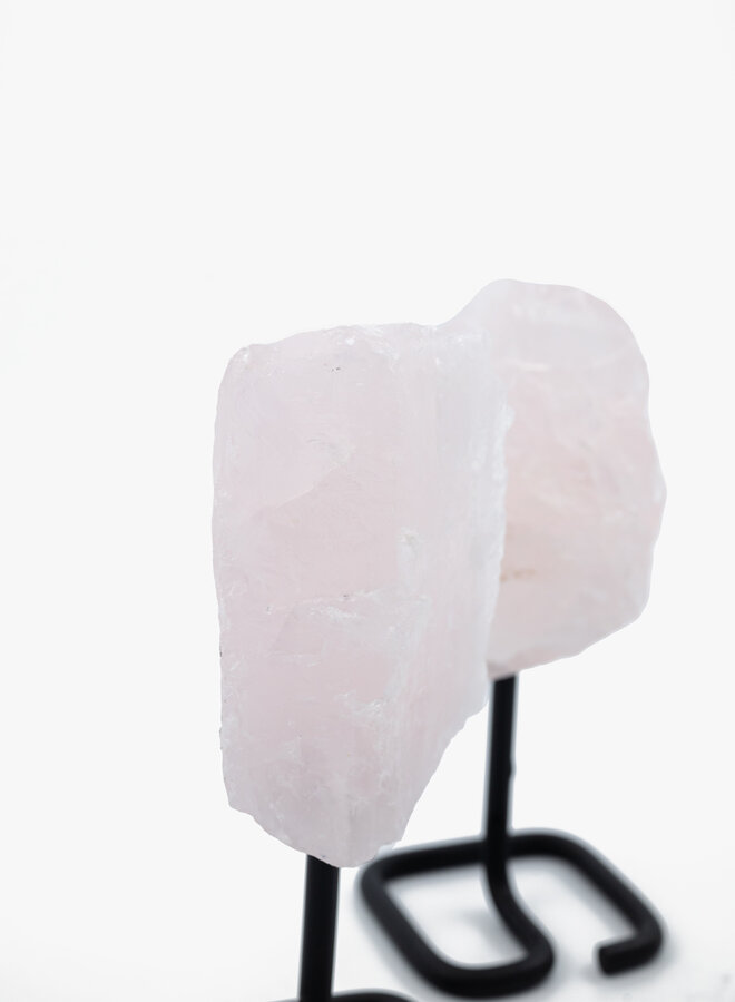 Ornament rozenkwarts ruw op standaard