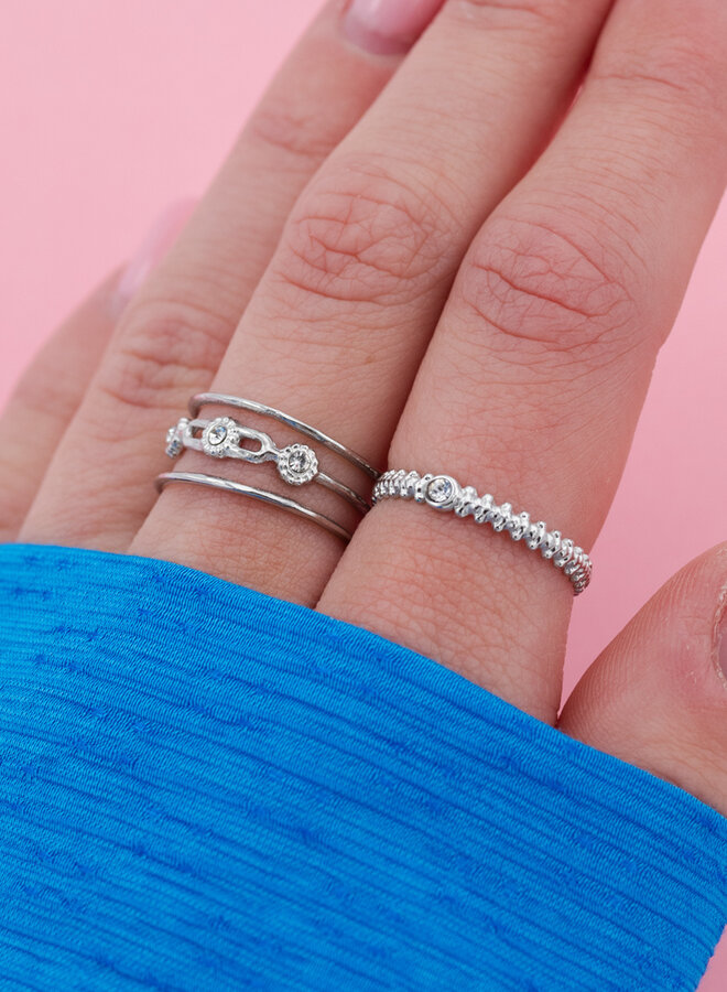 Ring met zilveren steentjes Max
