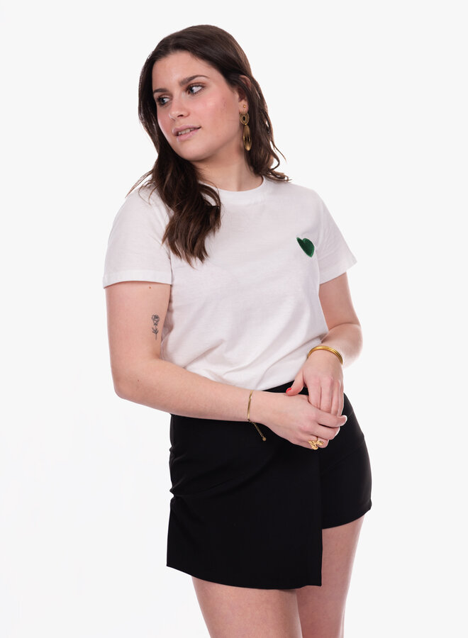 It shirt wit met groen hartje