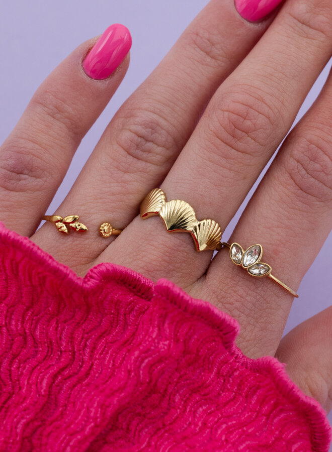 Ring met stenen bloem