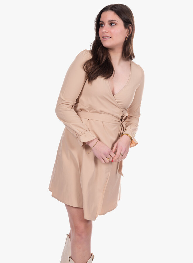 Satijnen jurk beige lange mouw