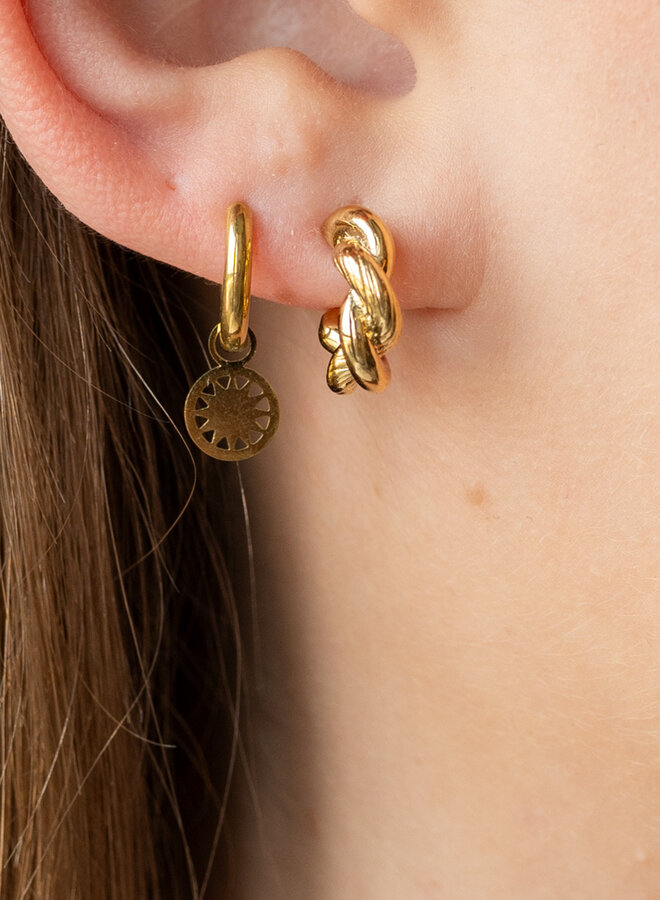 One piece oorbel zon omcirkelt