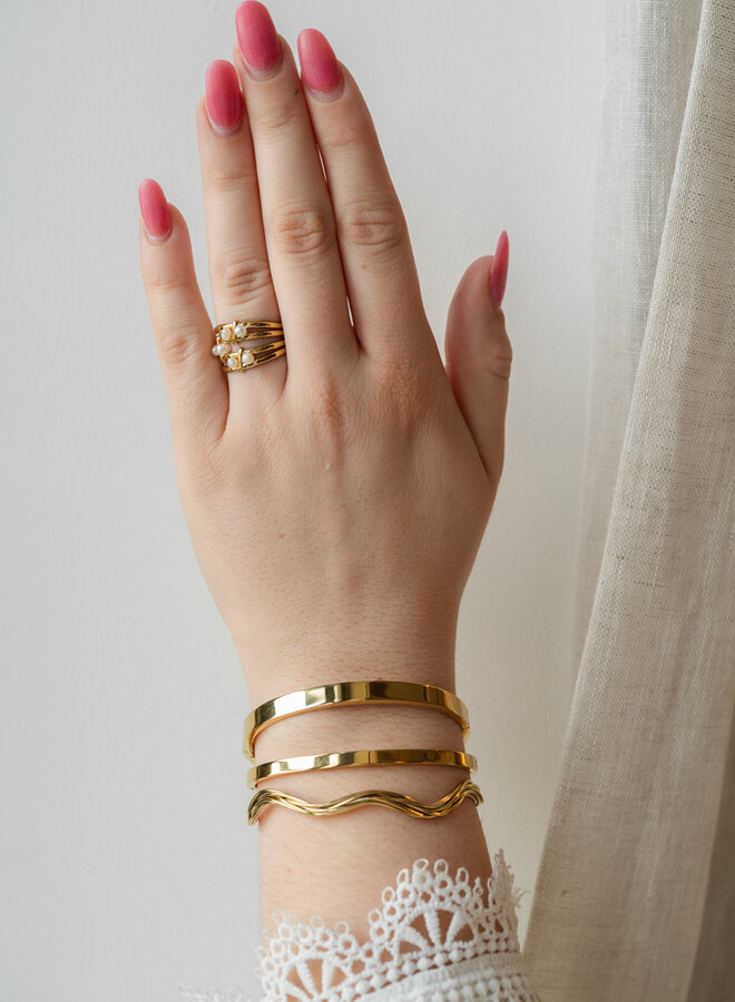 Open bangle gedraaid effect