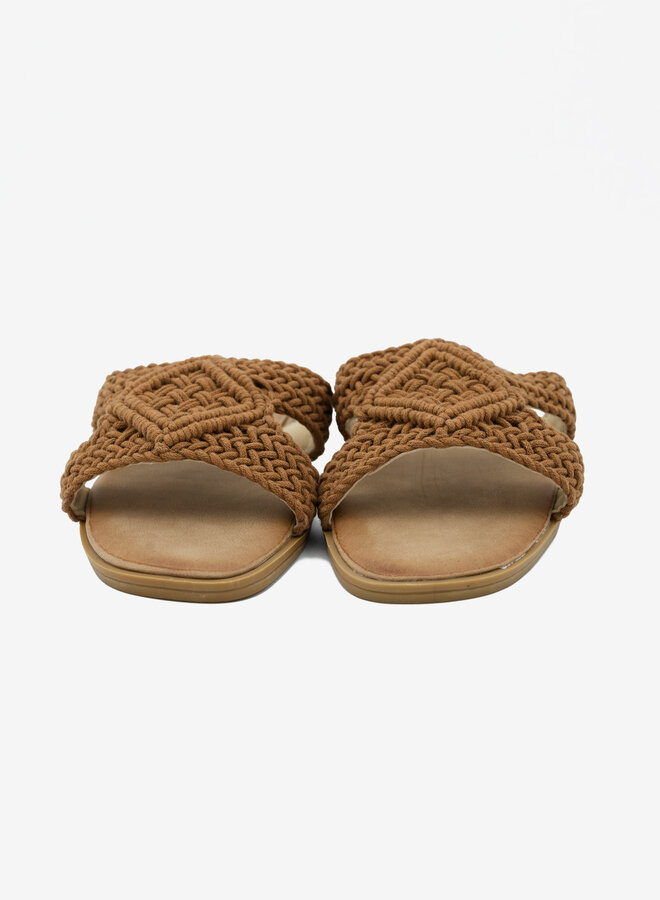 Macrame slippers camel