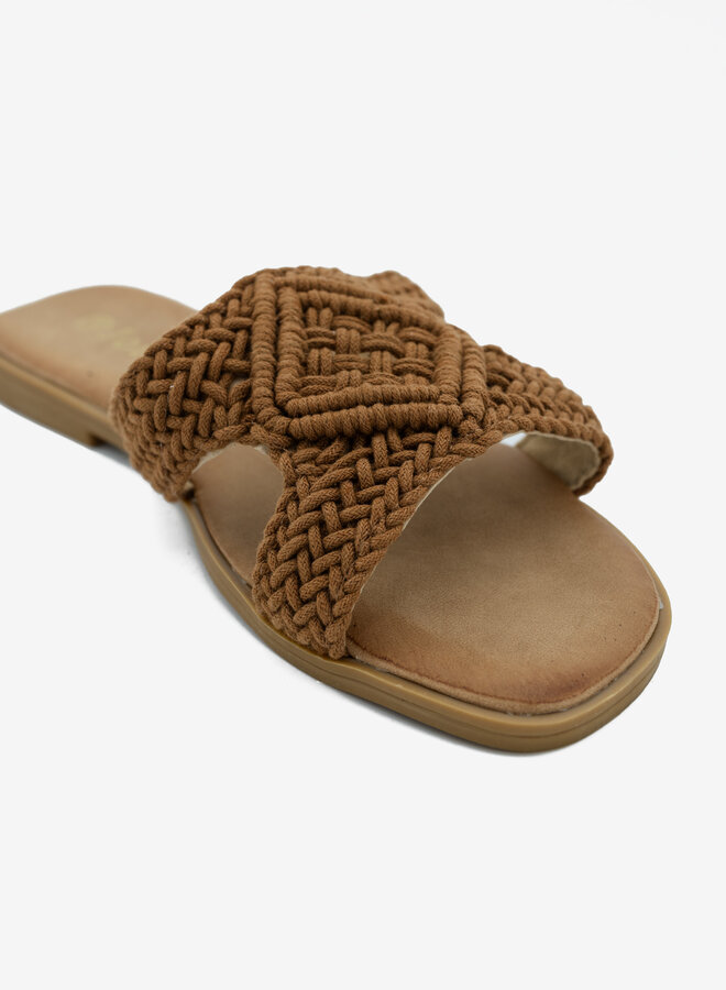 Macrame slippers camel