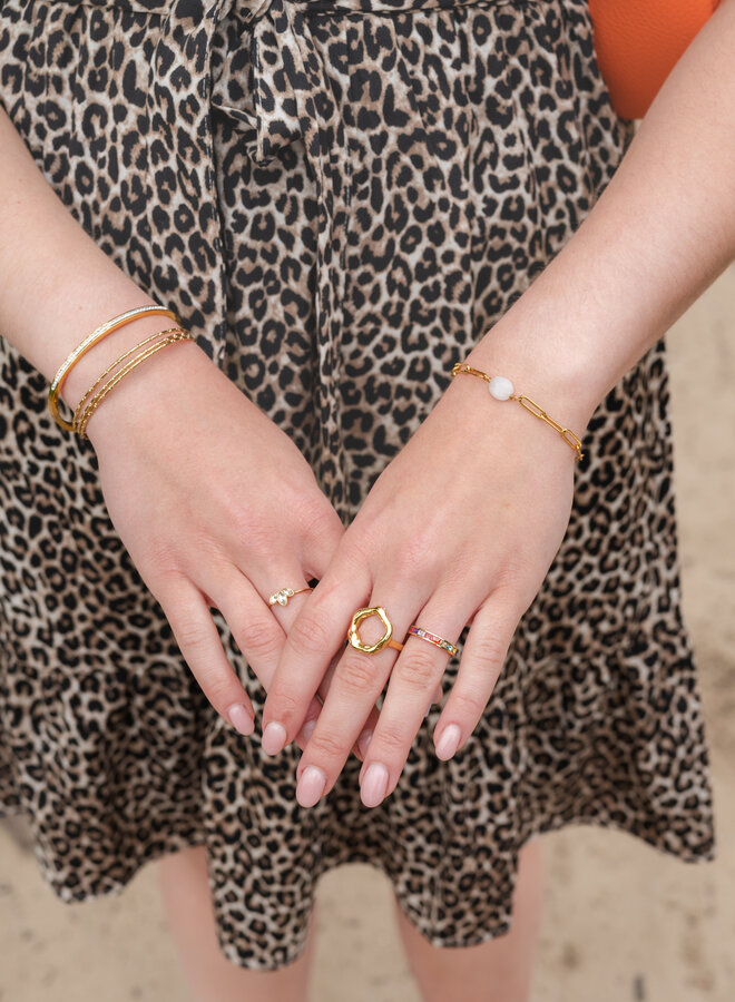 Ring met stenen bloem