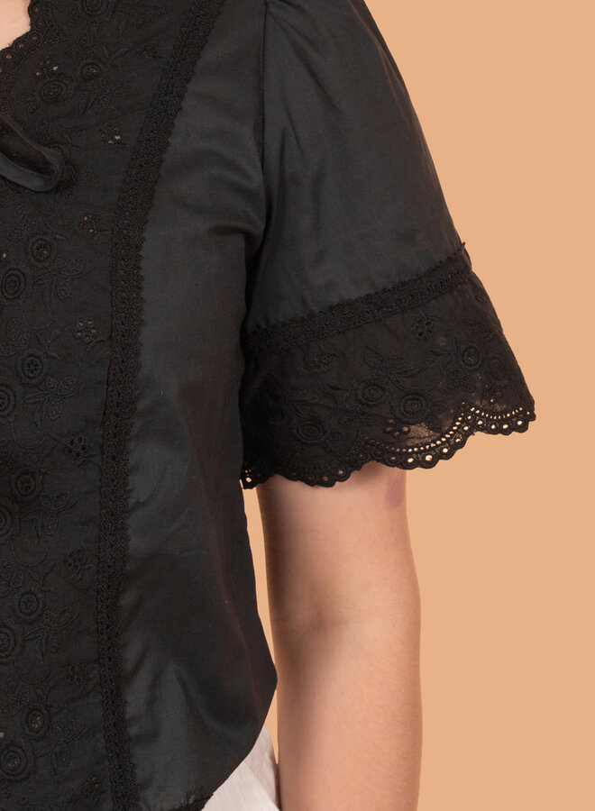 Strikjes top met kant zwart