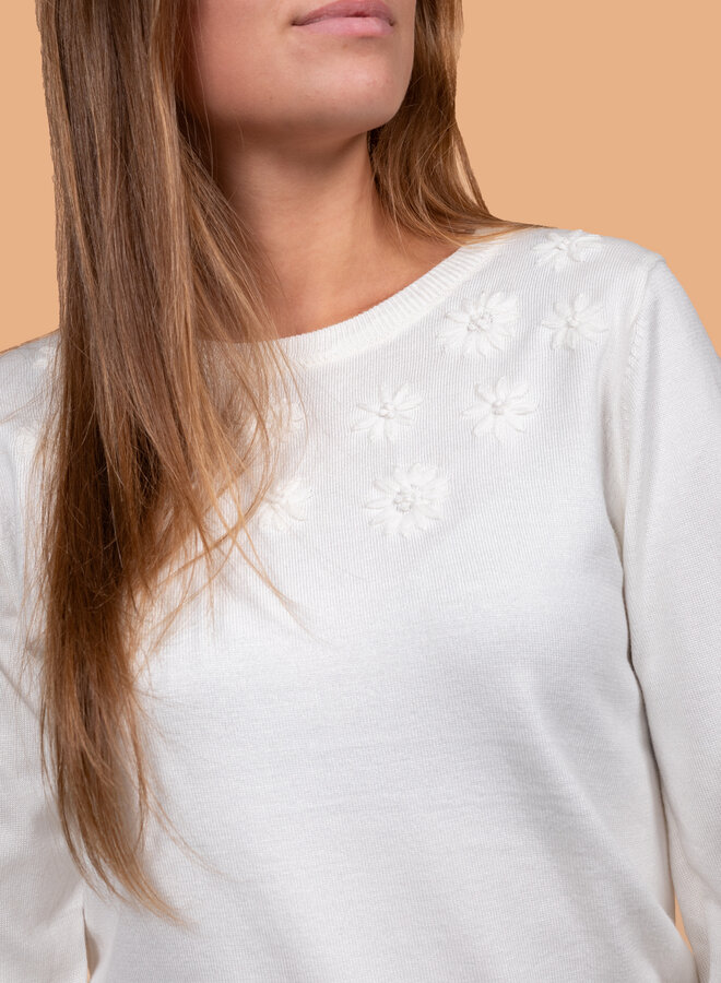 Witte trui met bloempjes