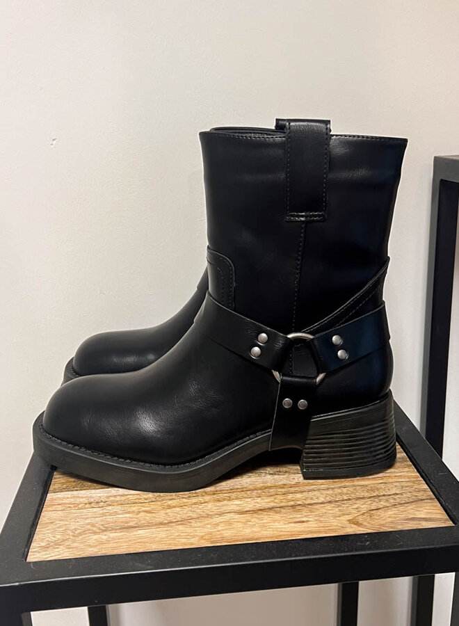 Lage stoere laarzen zwart