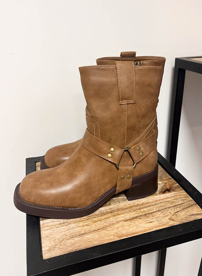 Lage stoere laarzen beige