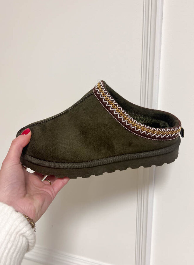 Ugg dupe instapper groen geborduurd
