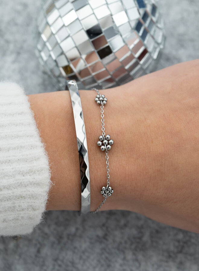 Armband met kralen bloemetjes