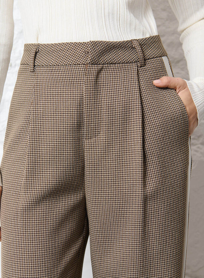 Geruite broek met streep