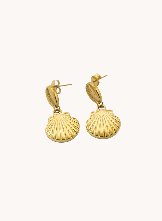Oorbellen twee schelpen goud