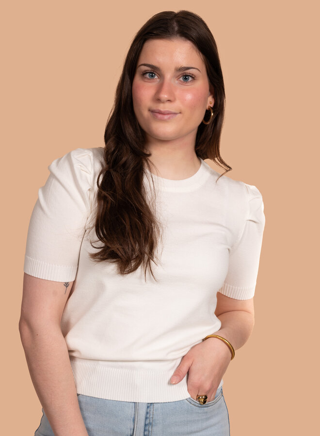 Top met kleine pofmouw wit