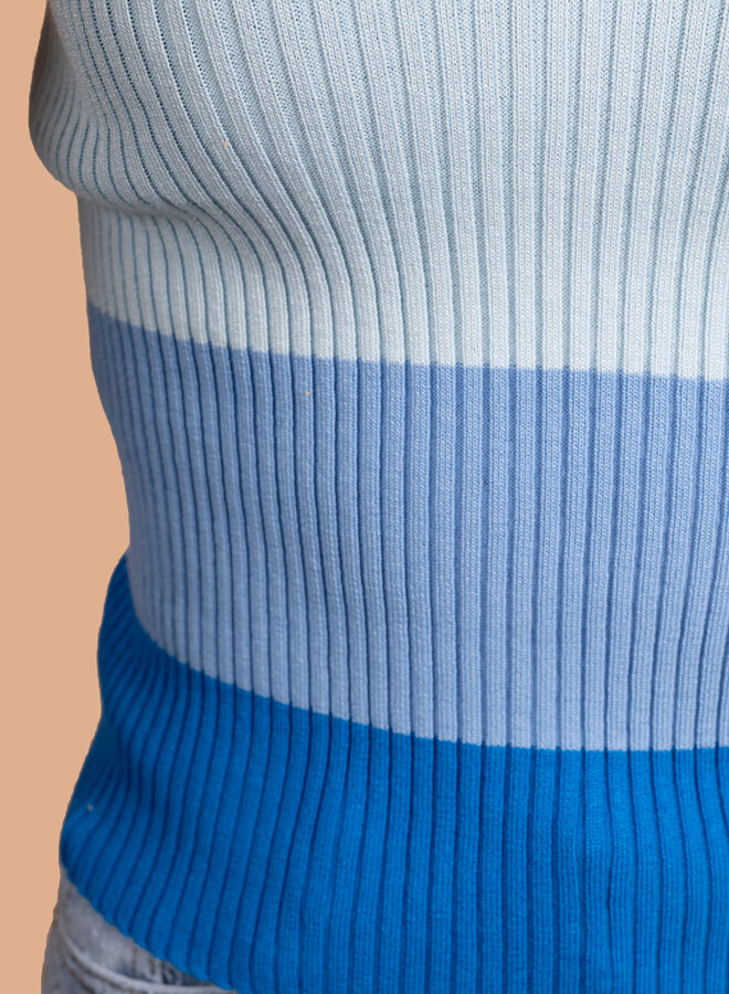 Korte top blauw San
