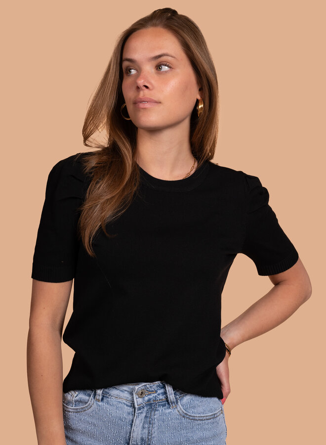 Top met kleine pofmouw zwart