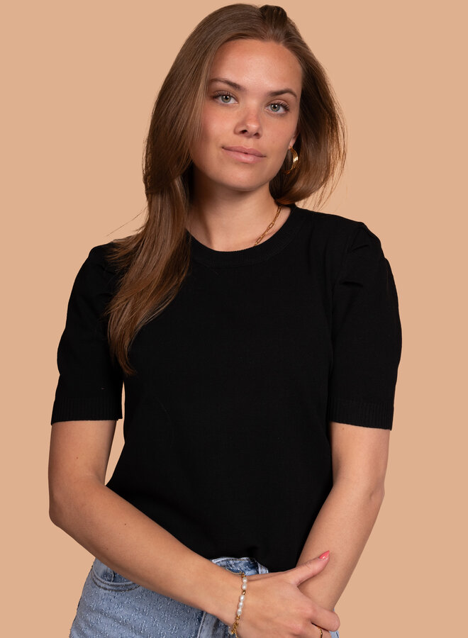 Top met kleine pofmouw zwart