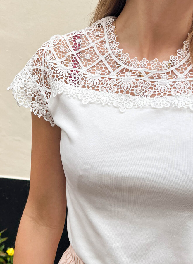 Top met kant Lucy wit
