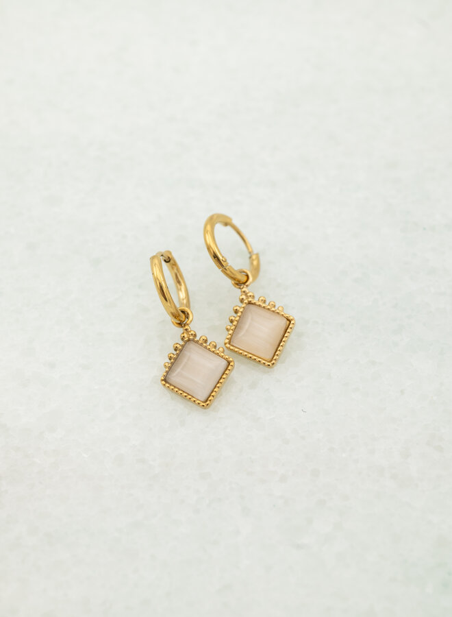 Oorbellen ruit parelmoer goud