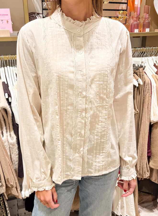 Creme blouse Joke