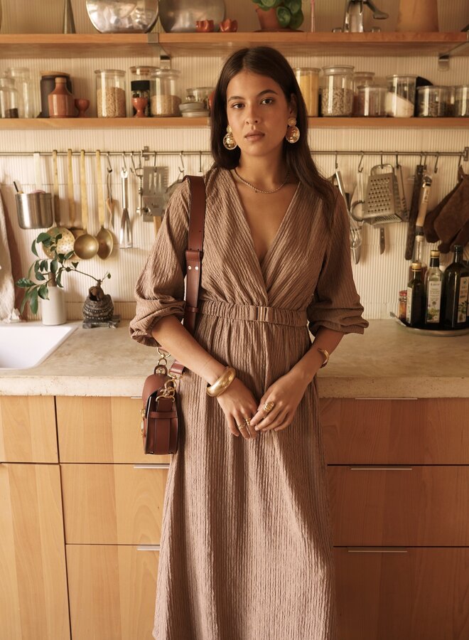 Bruine maxi jurk met gesp