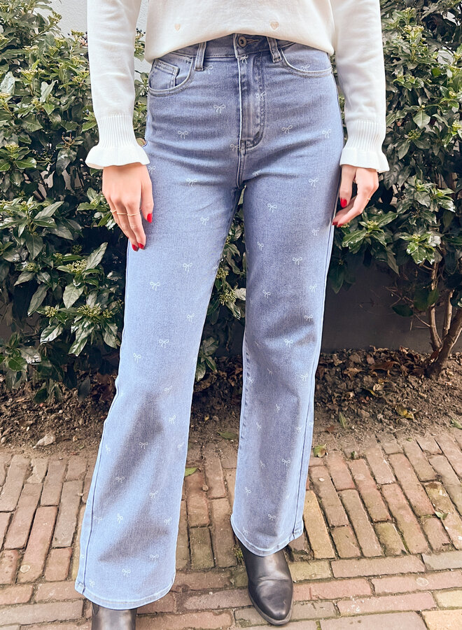Jeans met strikjes