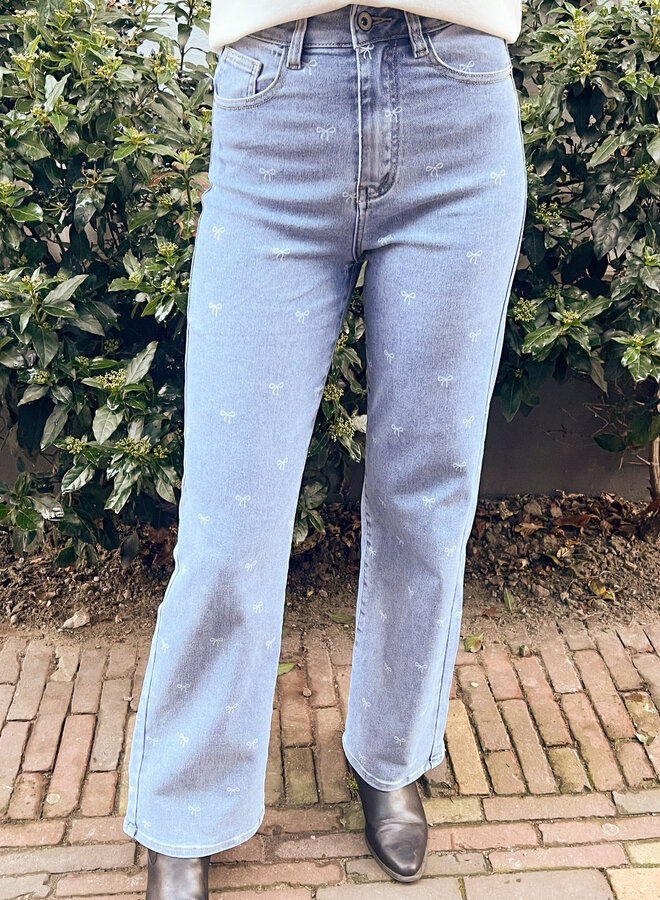 Jeans met strikjes