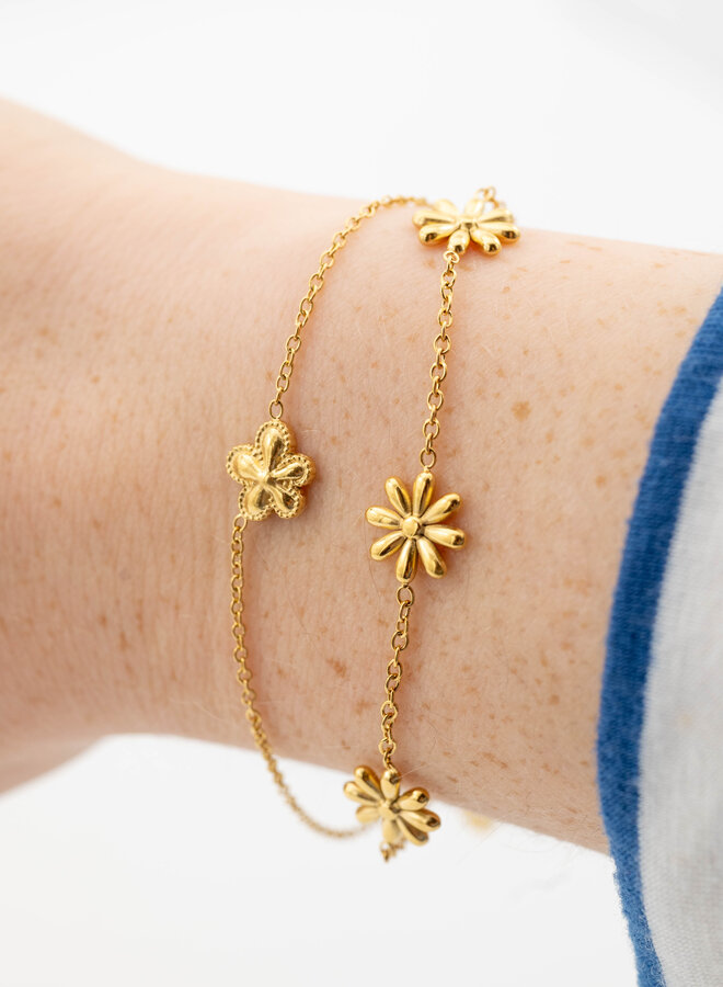 Armband met bloemetjes